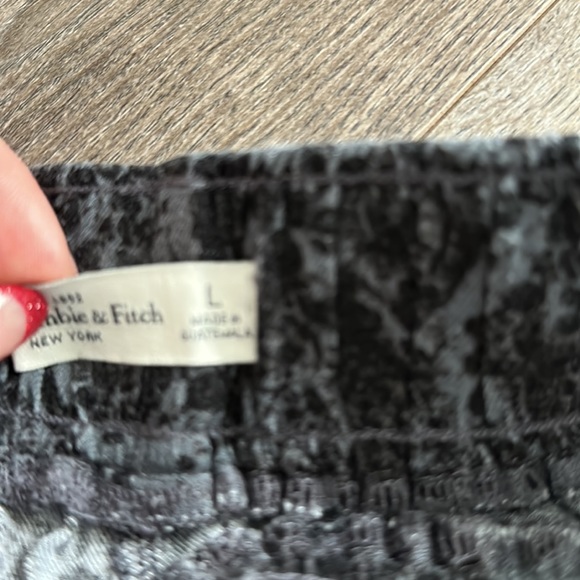 Abercrombie pattern pants - Picture 3 of 5